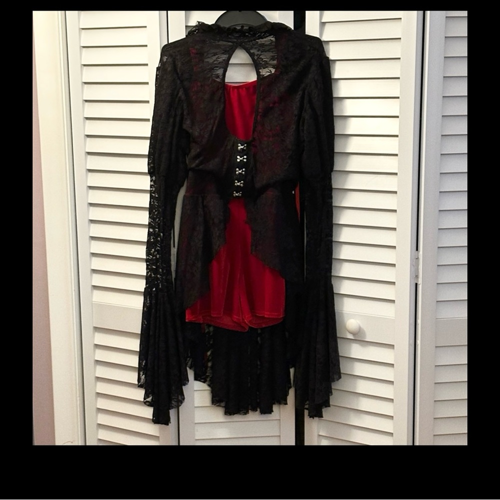 Black and Red Lace Dance Costume